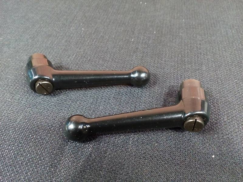lot 211 image: Screw Female Insert Adjustable Clamp Lever