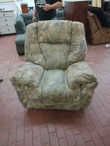 lot 25191 image: Camouflage Pattern Recliner Chair