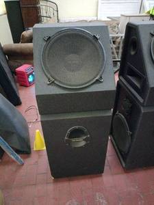 lot 25197 image: Pro Studio Standing Speaker