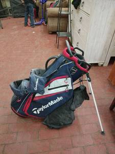 lot 25228 image: Taylor Made  Select Plus Stand Bag