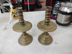 lot 25276 image: Set of 2 Brass Decorative Candle Stick Holders