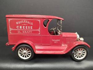 lot 209 image: 1923 J L Kraft Cheese Delivery Truck Model Bank, Cast Iron