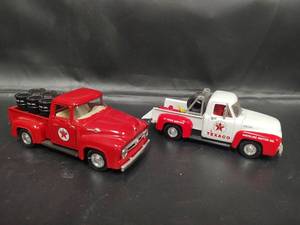 lot 210 image: Texaco Service Truck Collection - Ford F-100 Models, Die Cast