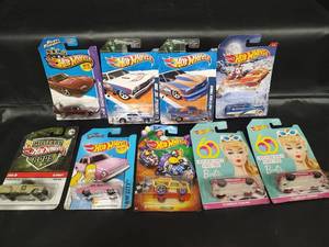 lot 214 image: Special Editions, Assorted Hot Wheels Collection in Original Packaging with Special Seasonal Artwork