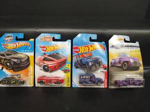 lot 215 image: Hot Wheels Official Assorted Die Cast Collection Set