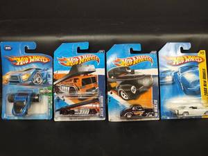 lot 217 image: Assorted Die Cast Hot Wheels Collection