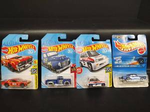 lot 224 image: Hot Wheels Blue Streak Series and More