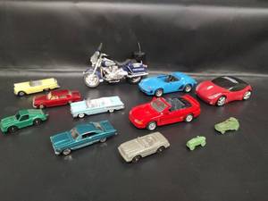 lot 225 image: Mixed Diecast Vehicle Collection with Police Motorcycle