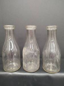 lot 228 image: Old Glass Milk Bottles Collection, 1 Quart