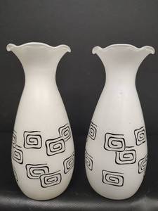 lot 253 image: Mid-Century Modern 1950s White Opaque Glass Vases with Geometric Pattern