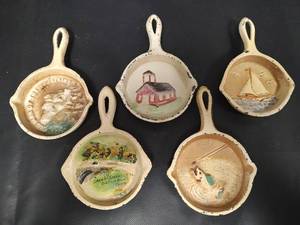 lot 270 image: Vintage Miniature Cast Iron Skillets, Handpainted