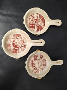 lot 271 image: Vintage Ceramic State Landmark Souvenir Collection