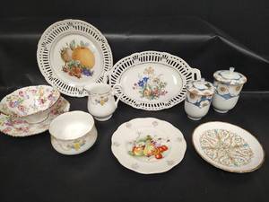 lot 276 image: Vintage Mixed Porcelain Collection