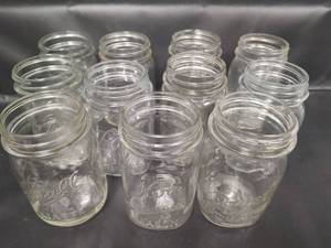 lot 282 image: Pint Glass Canning Jars, Qty 11