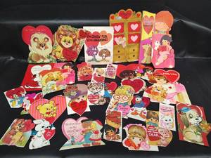 lot 290 image: Vintage Used Valentines Day Cards Collection