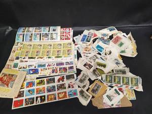 lot 292 image: Vintage Mixed Christmas Seals and Postage Stamp Collection