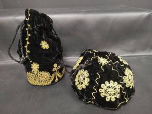 lot 295 image: Velvet and Gold Bukharian Jewish Kippah Yarmulke