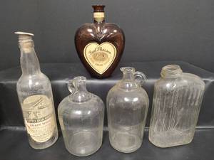 lot 304 image: Vintage Mixed Lot of Historical Bottles - Paul Masson & Amana Winery
