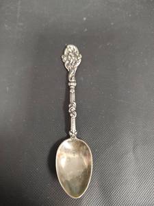 lot 310 image: Sterling Silver Reed & Barton Ornate Spoon