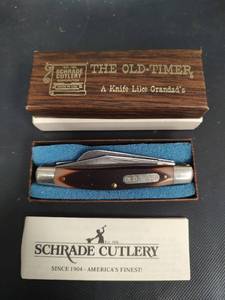 lot 315 image: Schrade Old Timer Traditional Pocket Knife, Model 340T, Never Used