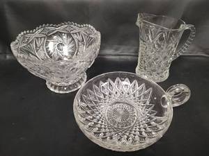 lot 323 image: Cut Glass Crystal Set