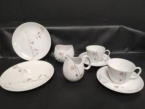 lot 355 image: Raymond Loewy Quince Pattern Set