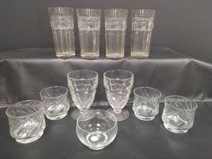 lot 360 image: Mixed Glass Drinkware Set