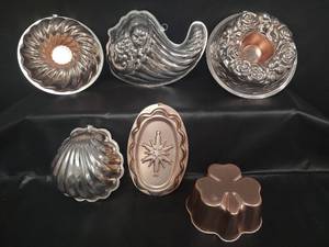 lot 362 image: Decorative Copper Tone Baking Molds Collection