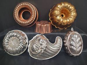 lot 363 image: Decorative Baking Mold Collection, Aluminum and Copper Tone