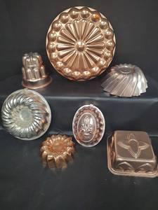 lot 368 image: Vintage Copper & Aluminum Mold Collection