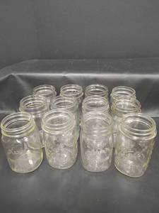 lot 373 image: Set of 12 Ball and Kerr Pint Mason Jars