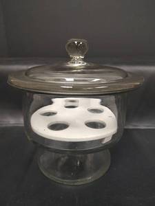 lot 385 image: Vintage Coors USA Glass Laboratory Desiccator