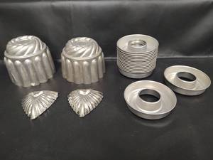 lot 390 image: Vintage Mini Aluminum Mold Collection