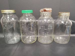 lot 415 image: Vintage Ball, Mason & Atlas Canning Jars, 2 Quart
