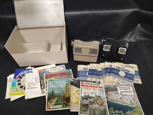 lot 429 image: Vintage View-Master Set with Travel Reels and Storage Case
