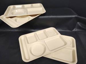 lot 434 image: Silite Beige Cafeteria Trays