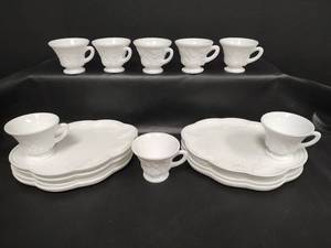 lot 446 image: Vintage White Milk Glass Grape Pattern Snack Set, 8 Settings