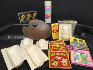 lot 455 image: 1960s Japanese Origami Paper Set with Art Supplies,    Kinasta Playing Cards, Artist Pallete