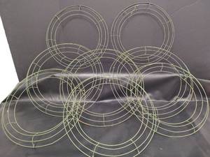 lot 459 image: Metal Wire Wreath Forms