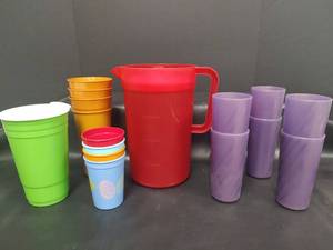 lot 547 image: Plastic Pitcher and Cup Set