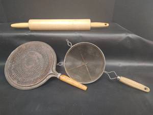 lot 570 image: Vintage Handheld Bed Warmer Heat Diffuser, Strainer with Wooden Handle and Rolling Pin