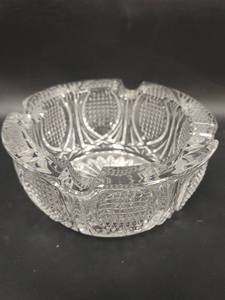 lot 580 image: Vintage Heavy Diamond Cut Crystal Glass Ashtray