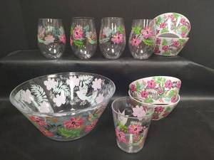 lot 583 image: Tropical Hummingbird and Hibiscus Glasses and Bowls, Plastic, Never Used
