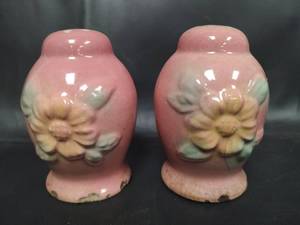 lot 600 image: Antique Hull Pottery Pink with Floral Salt and Pepper Shaker Set