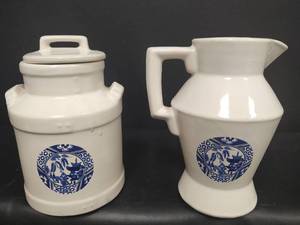 lot 614 image: VTG McCoy 335 Blue Willow Creamer and Sugar White Pottery