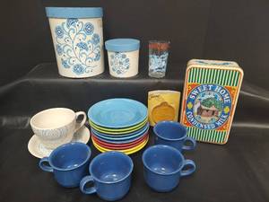 lot 624 image: Mixed Kitchen Items and Collectible Warner Brothers Tumbler, Oversized Mary and Martha Cup and Saucer and More