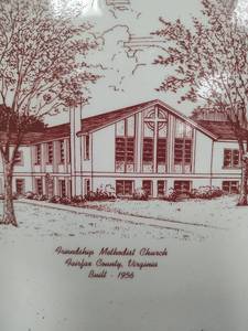 lot 626 image: Friendship Methodist Church Commemorative Plate Set, The Last Supper with Good Trim and Religious Plaque with Biblical Verse