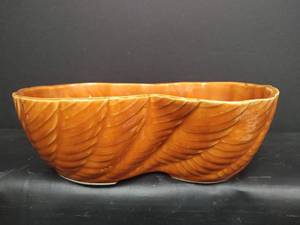 lot 632 image: Vintage Mid-Century Roseville Pottery Orange Wing Pattern Bowl. 10 inches. Makers Mark on Bottom