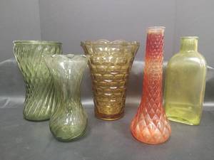 lot 651 image: Colored Glass Vase and Bottle Collection