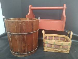 lot 664 image: Assorted Household Decor